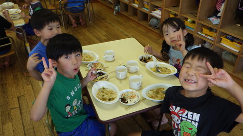 給食の様子 (3)