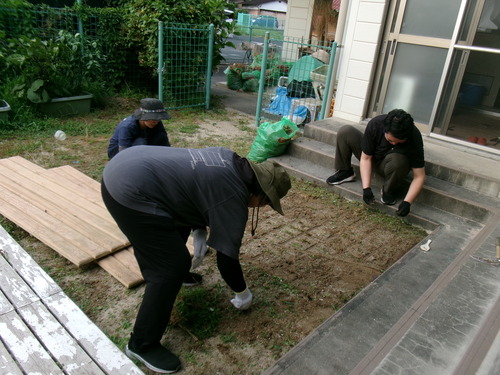 夏まつり前草刈り (3)