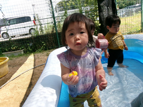 プール遊びの様子 (2)