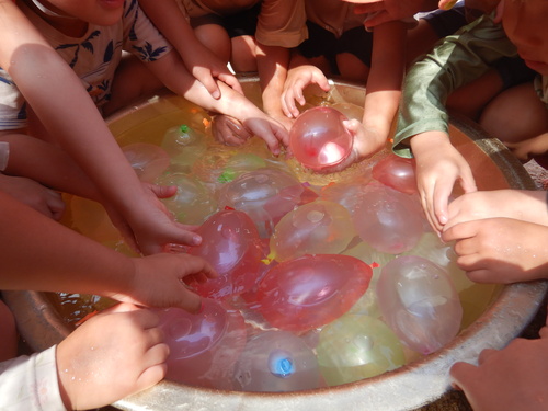 水遊びの様子 (2)