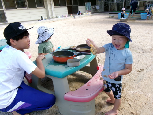 園庭遊びの様子