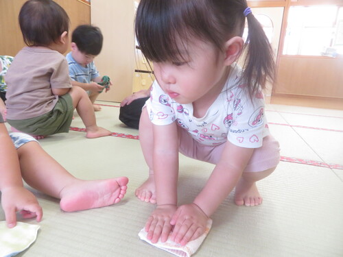 かえるさんとせんたくもの (1)