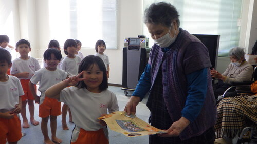 七色館交流の様子 (12)