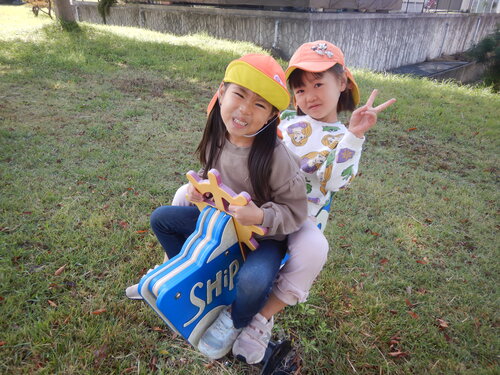 遊具で遊ぶ様子２