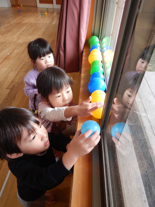 カラーボール遊び (5)