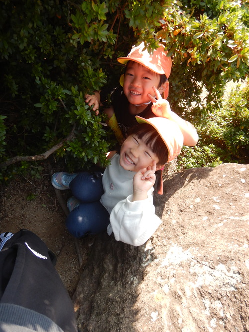 かくれんぼの様子