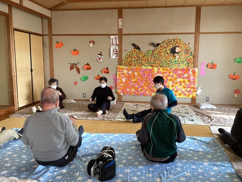 畳にて体操です