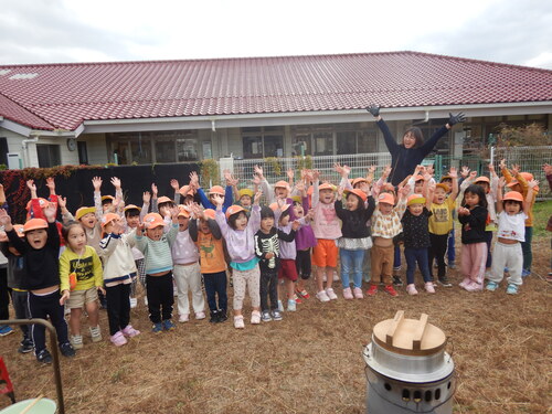 ご飯が炊けて大喜びする様子