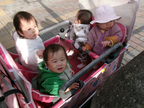 駅まで散歩に行った様子(1)