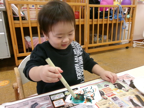 コーヒーフィルターへ色をつける様子1