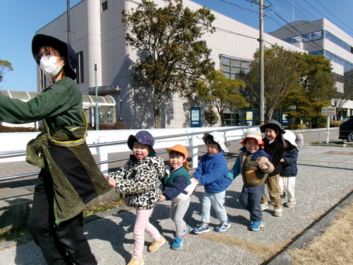 遊ぶ