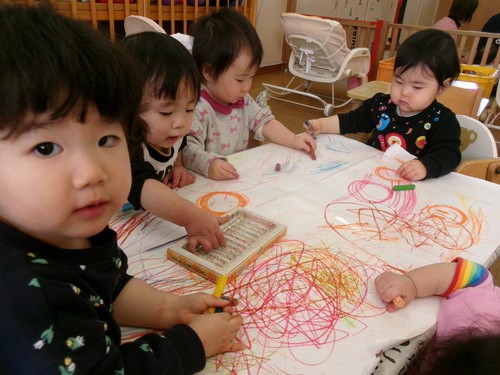 お絵描きの様子 (4)