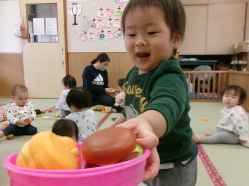 パン屋さんごっこをしている