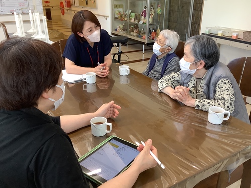 座談会
