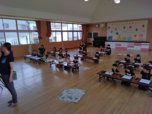 空書きをしている様子