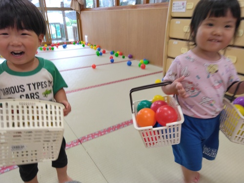 ボール遊びの様子 (2)