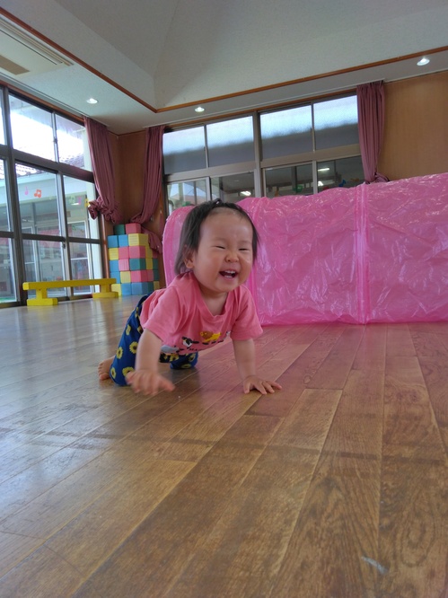 遊戯室で遊ぶ様子⑶