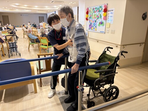 立ち上がっている様子