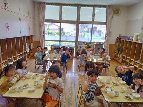 給食の様子