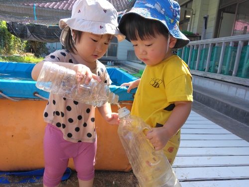 どろんこ遊びの様子 (2)