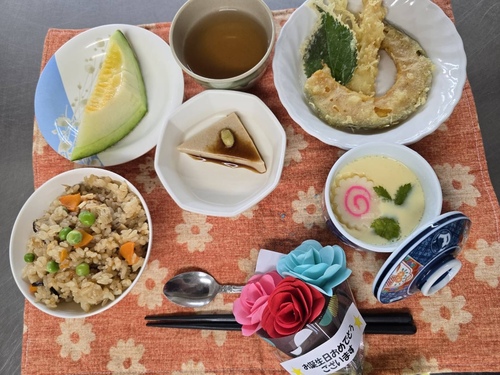 誕生食