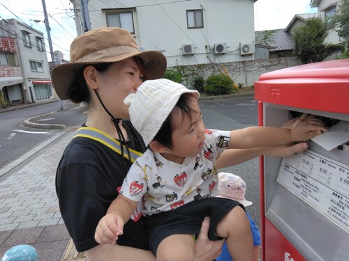 ポスト投函の様子 (3)